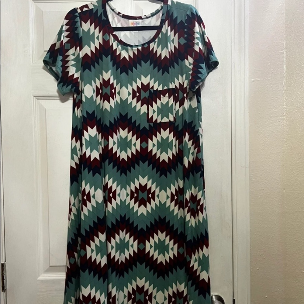 Large lularoe Carley with pocket